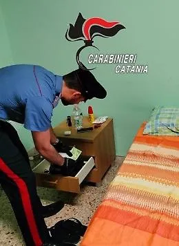 Blitz a Trappeto Nord: arrestato pusher con quasi 100 grammi di cocaina. In casa c'era anche un evaso