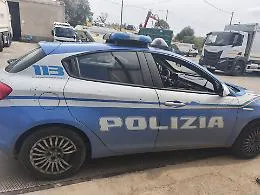 Paura in un cantiere a Caltagirone: operaio investito da un camion resta con il braccio incastrato 