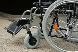 In sedia a rotelle dopo il vaccino anti-Covid: assegno vitalizio ad un imprenditore agrigentino