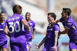 La Fiorentina frena il Napoli: un pareggio che lascia rimpianti agli azzurri e rilancia i viola
