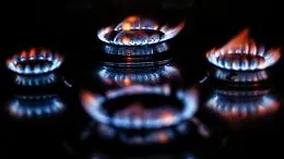  Il paradosso energetico siciliano, l'Isola che produce energia paga la luce pi&ugrave; cara d'Italia: in arrivo una stangata da 700 milioni 
