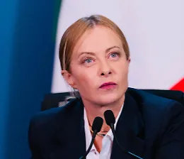 Decreto Scuola, Meloni: &laquo;Nessuno vuole cacciare i bambini ma no alle classi-ghetto&raquo;