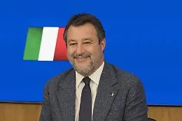 Decreto Scuola, Salvini esulta: &laquo;Non passa lo straniero!&raquo;
