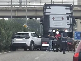 Ragusa mare, scontro tra un'auto e un mezzo pesante