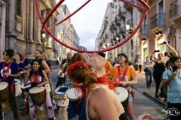 Ursino Buskers, lo spettacolo inaugurale della XII edizione accende il centro storico
