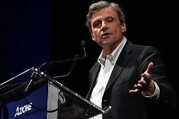 Carlo Calenda: &laquo;In Sicilia noi possiamo correre da soli&raquo;. La Vardera riunisce i suoi e segreteria regionale di Controcorrente 