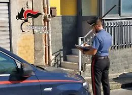 Tentato furto in un'abitazione in centro ma le telecamere incastrano i due ladri: denunciati 