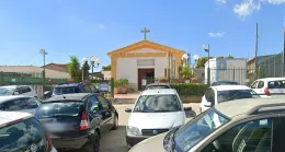 Acqua alla chiesa abusiva di Santa Rosa per "errore" (e grazie a un trucco), l'Aica si scusa ma insorgono i residenti di Maddalusa