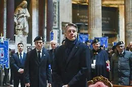Casa Savoia ed Emanuele Filiberto accusati di vendere "onori monarchici": &laquo;Privi di valore giuridico e mai rendicontati&raquo;