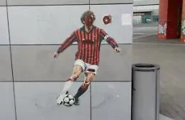 Sfregiato il murales di Franco Baresi a Casa Milan: cancellato con lo spray il volto del Capitano