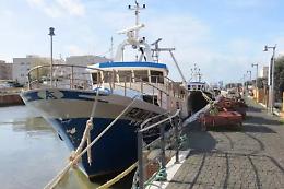 Tetto Eni non vale nei porti: pesca in ginocchio per il caro gasolio con aumenti fino al 200%