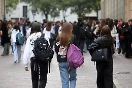 Coltello nei bagni del liceo Ariosto: 14enne ferisce un coetaneo