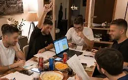 Blitz dei carabinieri nella notte nel Genovese: stop all'asta del fantacalcio per disturbo della quiete pubblica 