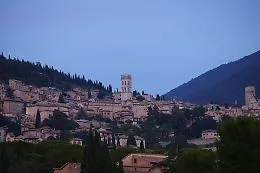 Assisi celebra San Francesco: Mattarella atteso tra pellegrini, preghiere online e restauri finanziati