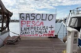 Pescherecci di Lampedusa restano bloccati per il caro gasolio: la protesta si sposta a Palermo