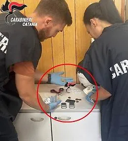 Base di spaccio a San Cristoforo: due arresti e tre segnalati