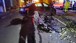 Notte di paura a Nicolosi: Fiat Tipo si schianta contro un albero, conducente in codice rosso al Cannizzaro