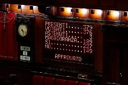 Legge elettorale, la Camera d&agrave; il via libera alle prime due fiducie. Domani la terza, gioved&igrave; il voto finale