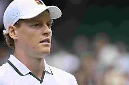 Stagione finita per Jannik Sinner: "Devo curare il ginocchio, ci vediamo nel 2027"