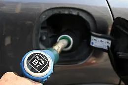 Diesel, il tetto sale a 2,25 euro: il Governo valuta le accise mobili ma il decreto resta al palo