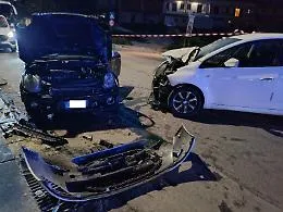 Comiso, scontro frontale in via Gandhi: tre feriti trasferiti in ospedale