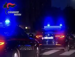 Vittoria, rubano una carta di credito e fanno acquisti per tutta la notte