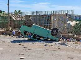 Devastazione da tornado tra Marsala e Petrosino: 11 famiglie sfollate, lezioni sospese e richiesta di stato di emergenza
