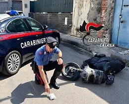Inseguimento a piedi a Patern&ograve;: denunciato 20enne con hashish e 100 euro