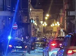 Clamoroso errore all'ingresso di Scicli, va contromano e si scontra frontalmente con un'altra auto