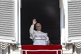 Papa Leone XIV sorprende tutti all'Angelus: &laquo;Mi hanno trovato un nodulo al polmone&raquo;
