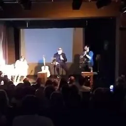 Gianluca Mazzarella canta e incanta alla Posta Vecchia con la bellezza del suo "Sud"