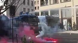 Tensioni a Milano: idranti e scontri durante il corteo dei Patrioti europei