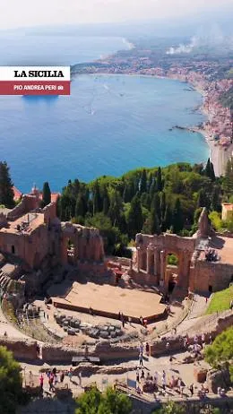 Taormina dall&rsquo;alto, tra storia, eleganza e luce mediterranea