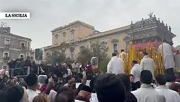 Sant'Agata, l&rsquo;omaggio musicale dell&rsquo;Istituto Convitto Cutelli al passaggio del fercolo: video