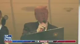 Trump e i fischi dello stadio nell'intervallo della partita NFL: clamoroso a Detroit