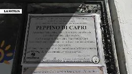 L'addio a Peppino di Capri, la camera ardente aperta nella sua amata isola
