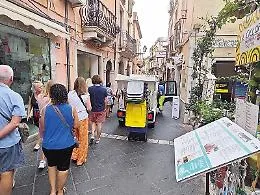 Taormina: &laquo;Illegittime le multe agli &ldquo;zozzoni&rdquo;&raquo;