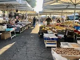 Canalicchio: mercatino &ldquo;gioiello&rdquo; prodotti di qualit&agrave; e pochi abusivi