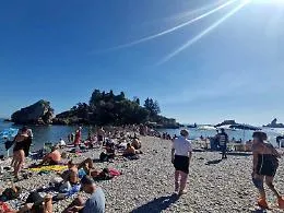 Sole e mare anche ad ottobre nella &ldquo;lunga estate&rdquo; della Perla