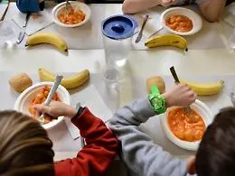 Sospeso il servizio di refezione scolastica