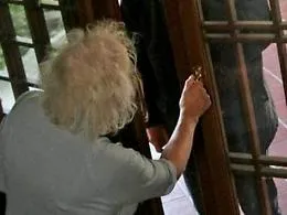 La &ldquo;truffa del balcone&rdquo;: una novantenne derubata da una finta donna delle pulizie