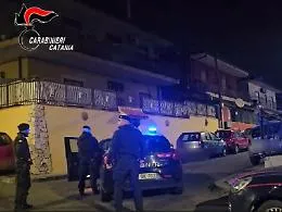 Per "riconoscersi" nel clan attaccavano lo scudetto del Milan: &laquo;Con questi adesivi stiamo volando&raquo;
