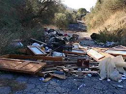 &laquo;Destinare le premialit&agrave; della Regione per bonificare le discariche nel Parco dell&rsquo;Etna&raquo; 
