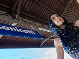  Tra Malta e Canicatt&igrave; tutto il carisma di Kel: tarantella elettronica internazionale
