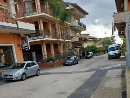 Biancavilla, coppia di disabili prigioniera in casa