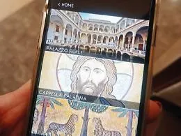 Pronto, chi... guarda? A Palazzo dei Normanni gli iPhone invece delle audioguide