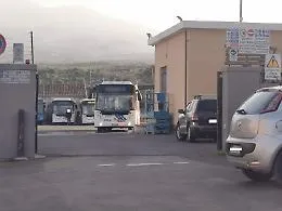 &laquo;Ci vuole Hitler con i forni crematori&raquo;, la frase choc dell'autista di Fce davanti alla protesta di un utente