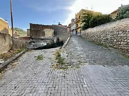 Uno sbocco tra le vie Giongrandi e Giandinoto