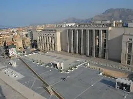 Idonei e precari, centinaia di siciliani in fila per un posto in Tribunale