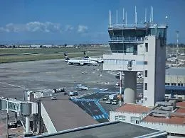 Il &ldquo;piano di volo&rdquo; del ministro Urso: &laquo;Gli aeroporti ai privati per far crescere la Sicilia&raquo;